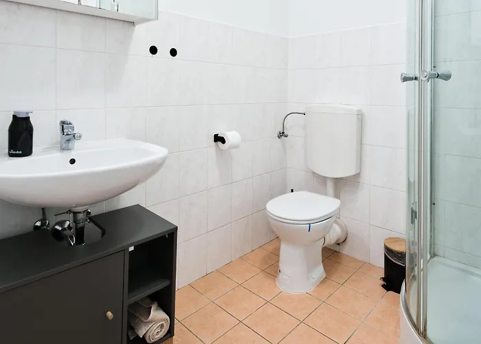 Bright Free Parking & 2 Min To Subway * Vienne