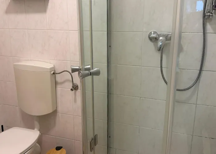 Bright Free Parking & 2 Min To Subway Appartement *