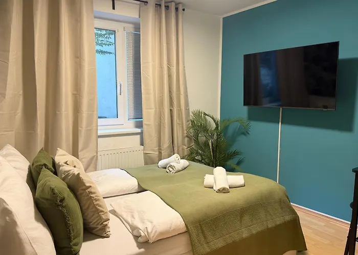 Bright Free Parking & 2 Min To Subway Vienne
